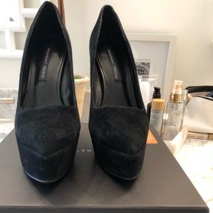 Theyskens’ Theory Stil Pump black suede